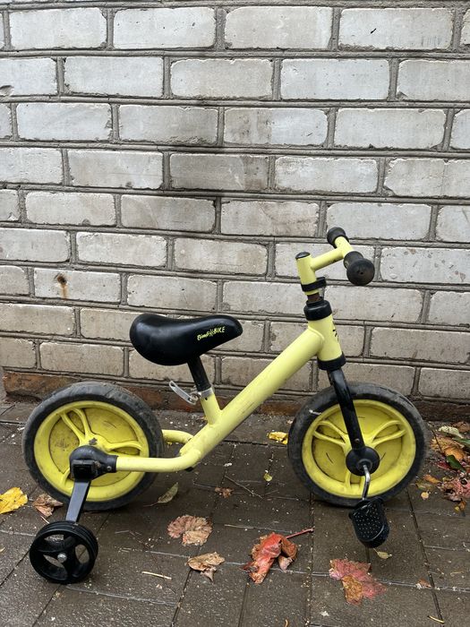 Беговели дитячі. Зйомні педалі та допоміжні колеса.