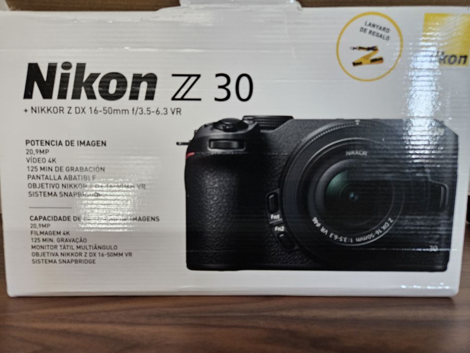 Máquina Fotográfica NIKON Z 30 + 16-50mm VR - Nova c/garantia