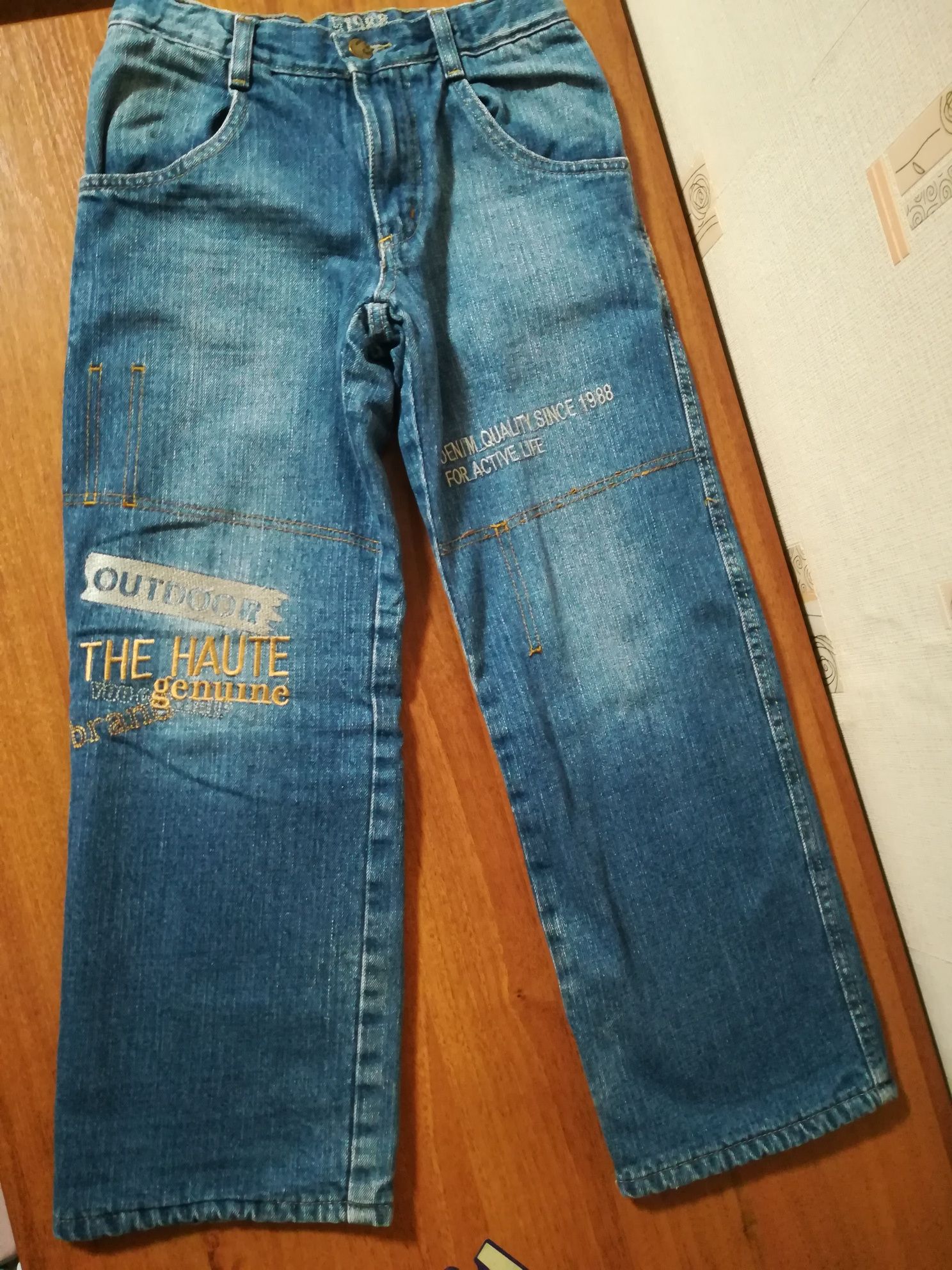 Утеплённые джинсы на мальчика GJ рост 134 б/у