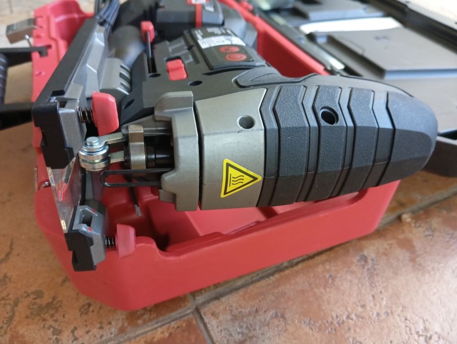 Tico-Tico / serra de recortes Parkside Performance c/bat 4A + carg.