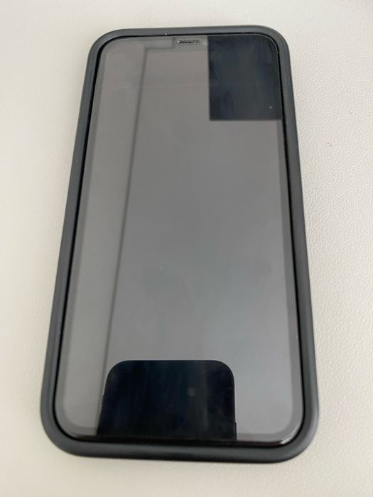 iPhone 11 64 GB Preto