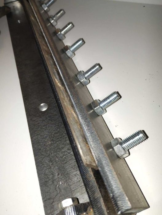 Przyrząd do ostrzenia noży. Stolik uchylny. Imadło uchylne.Knifemaking