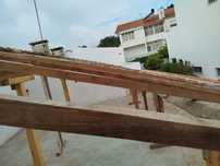 Vende-se barrotes de madeira de 2 MTS e de 2,40 MTS
