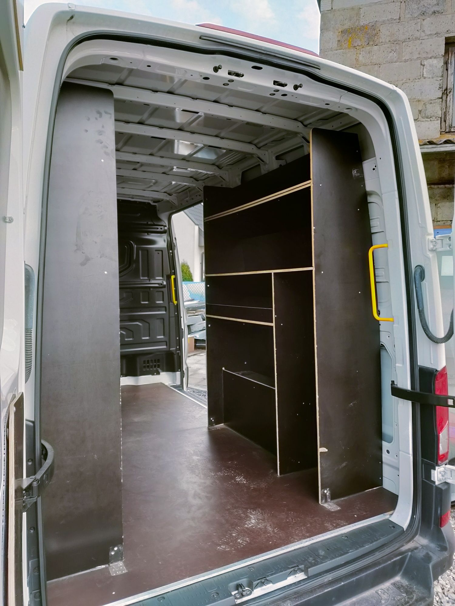 Zabudowa, regały bus VW Crafter L3H3