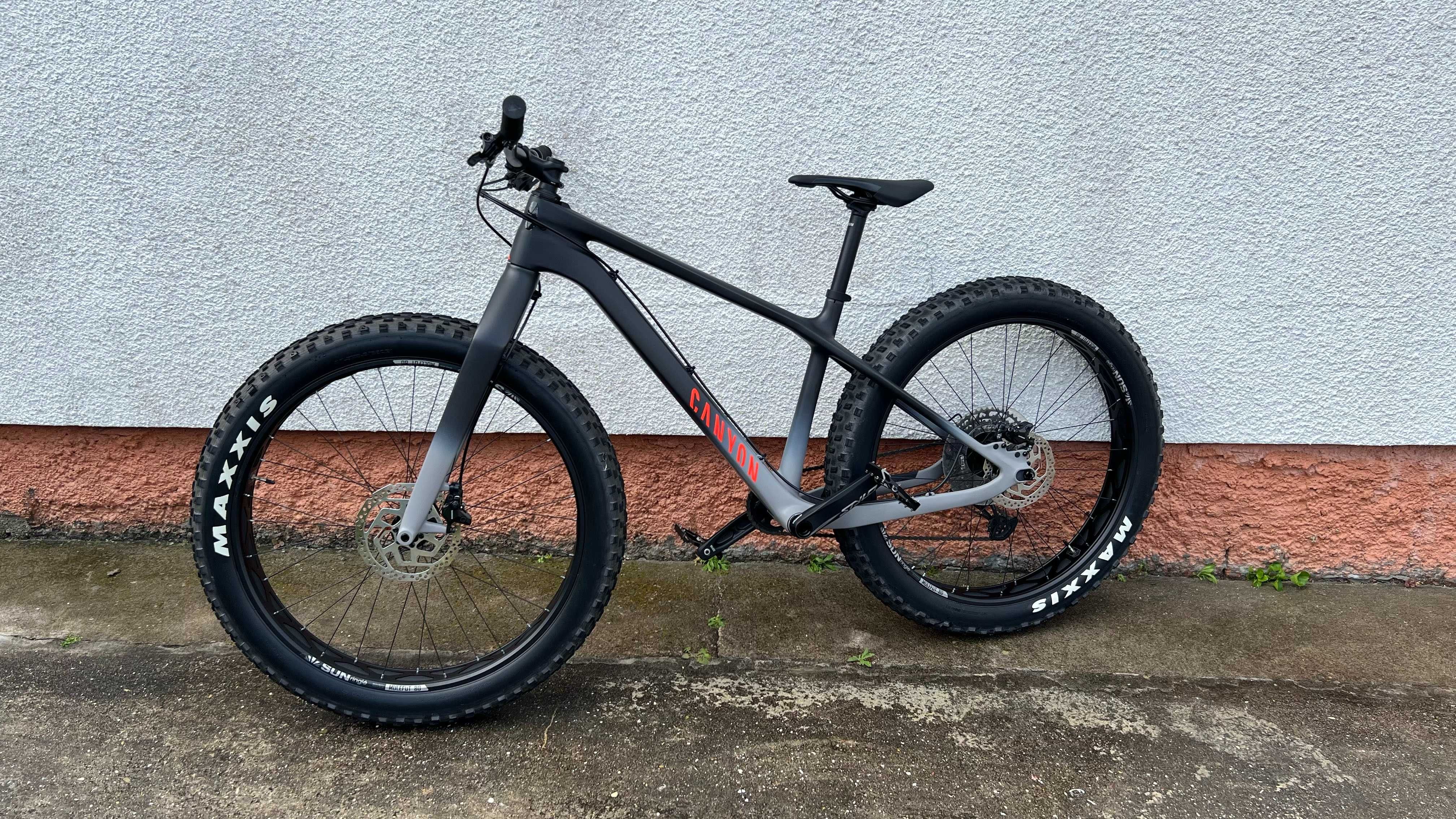 Bicicleta MTB Fat Bike Canyon Dude CF7 carbono tamanho M roda 27,5