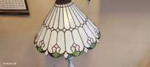 Stara lampa witrażowa podłogowa z podstawą porcelanową