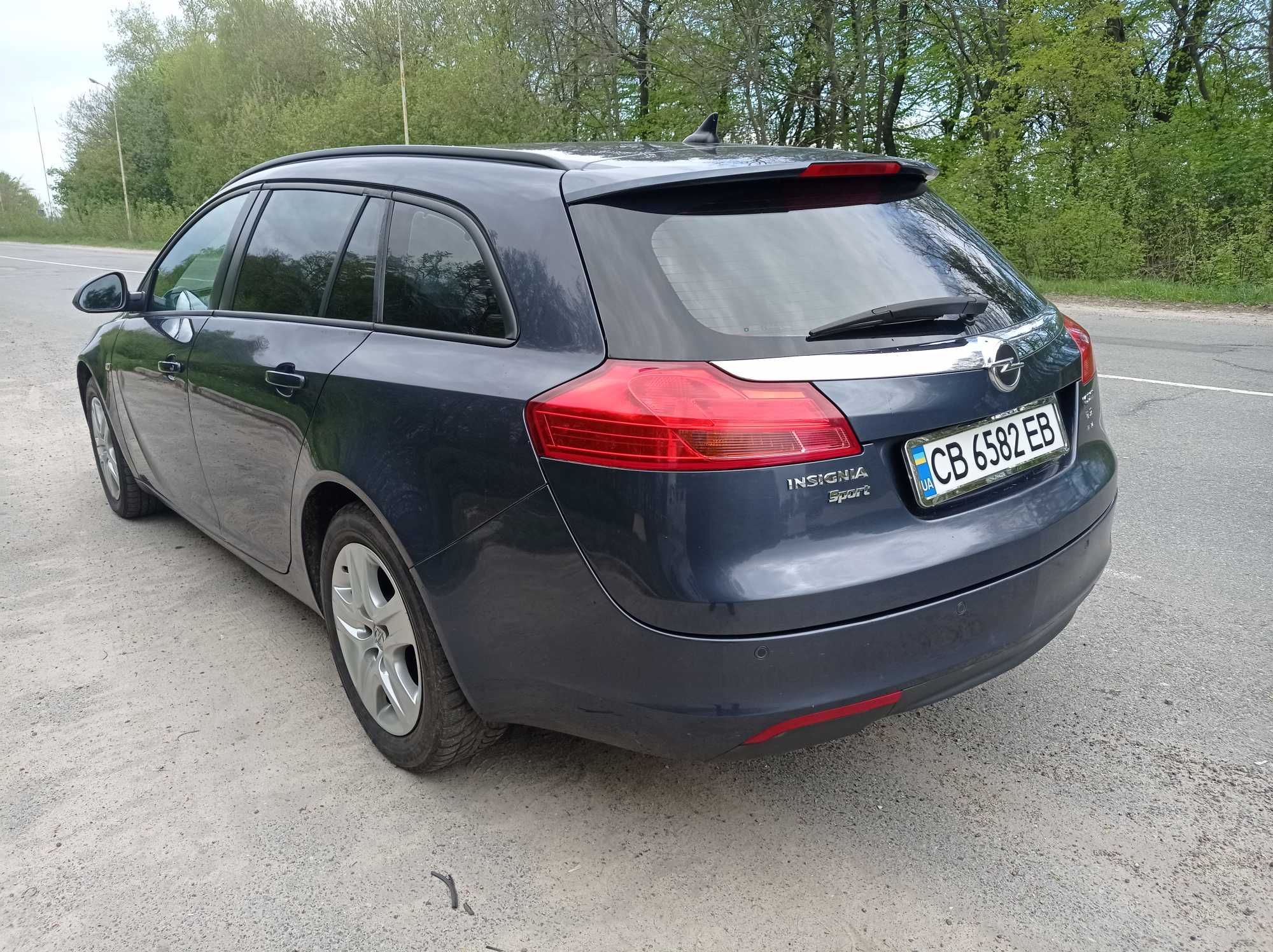 Продам Opel Insignia 2.0 SPORTS TOURER в Гарному стані. 2010рік