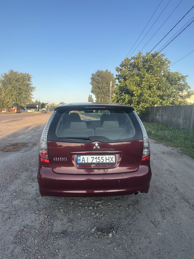 Mitsubishi Grandis 2.4 механіка ГБО 7 місць