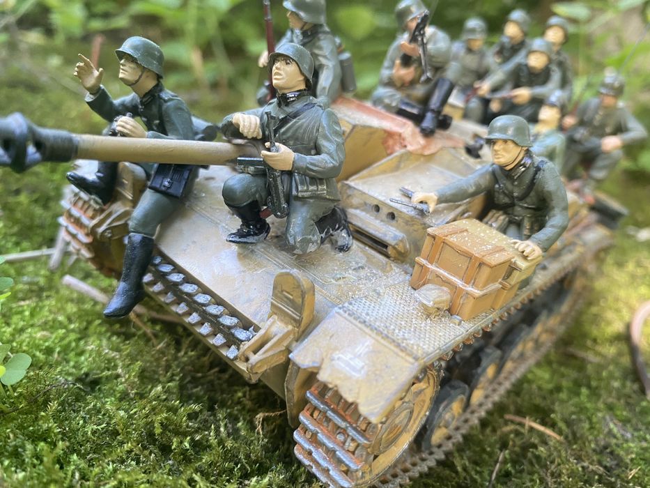 Танк сау StuG.IIl Ausf.F w/7.5cm у масштабі 1:35
