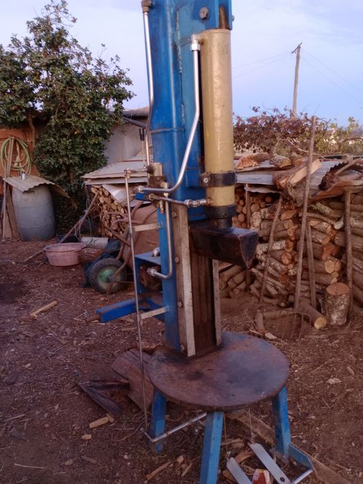 Vendo rachador de lenha