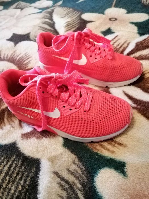 Кроссовки nike air max оригинал, подрост. в очень хорошем состоянии
