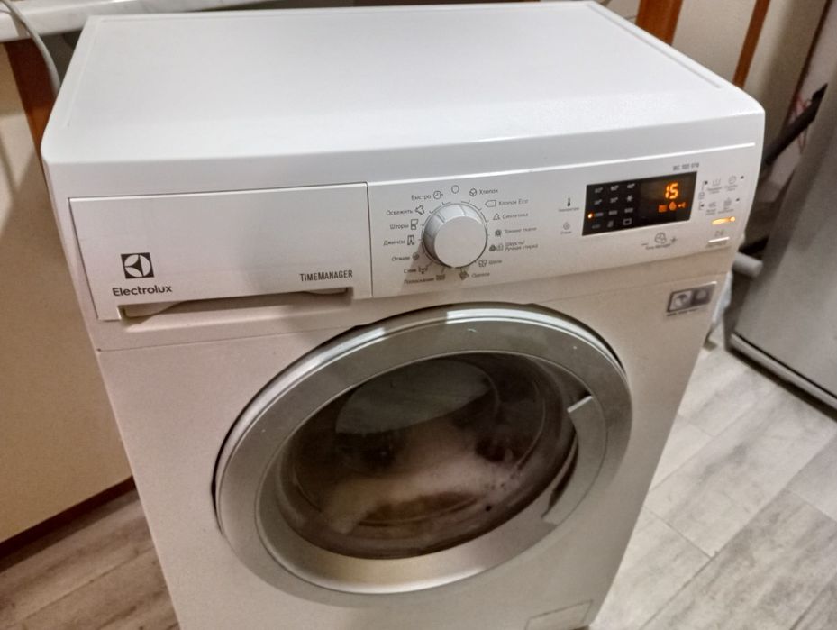 Пральна машина в гарному стані