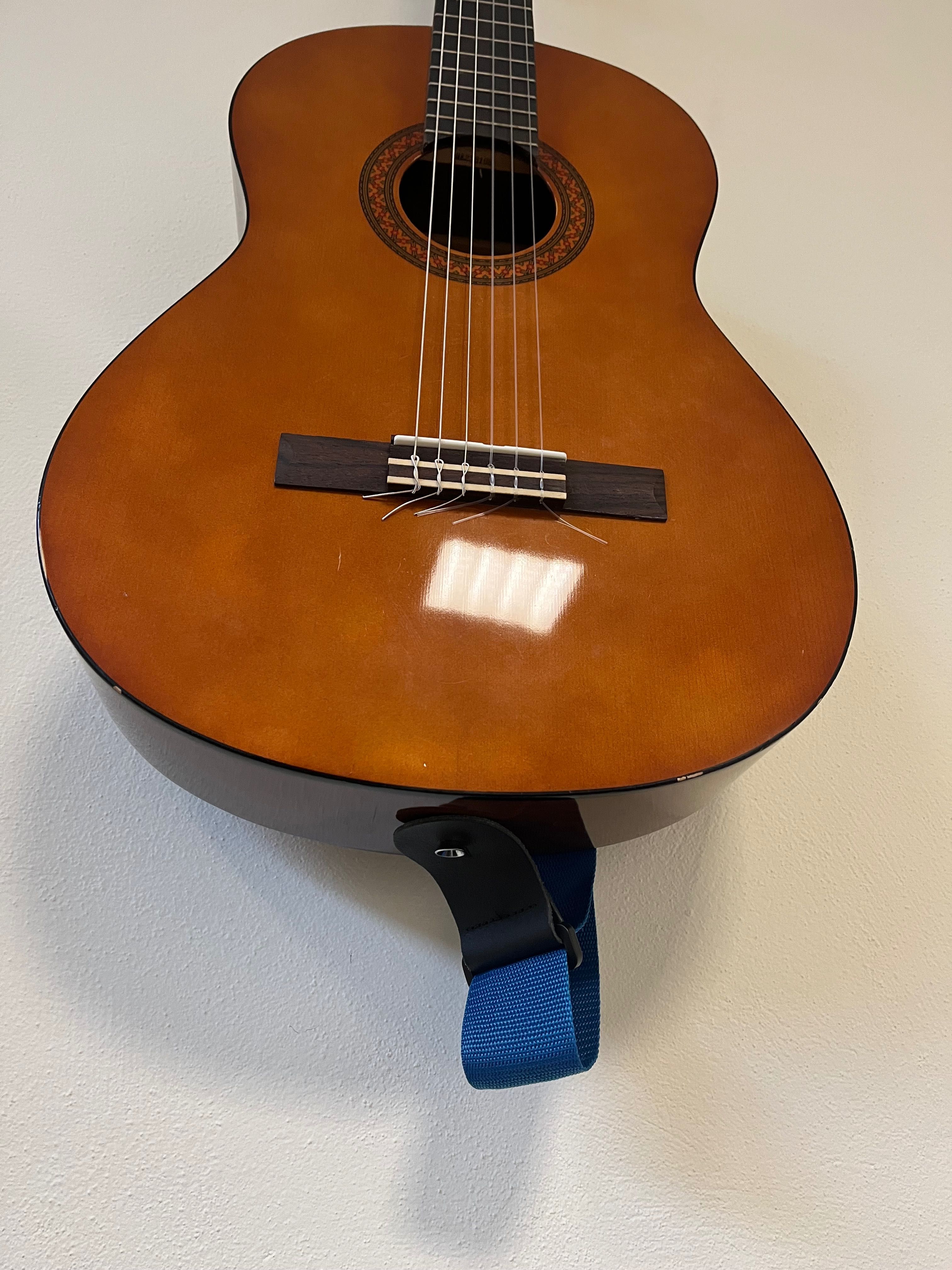 Yamaha C40 + correia