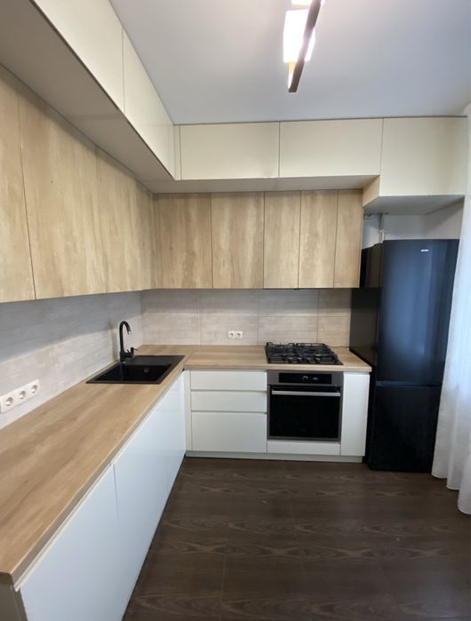 Стильна 2-кімнатна квартира на 9-му поверсі з панорамним видом