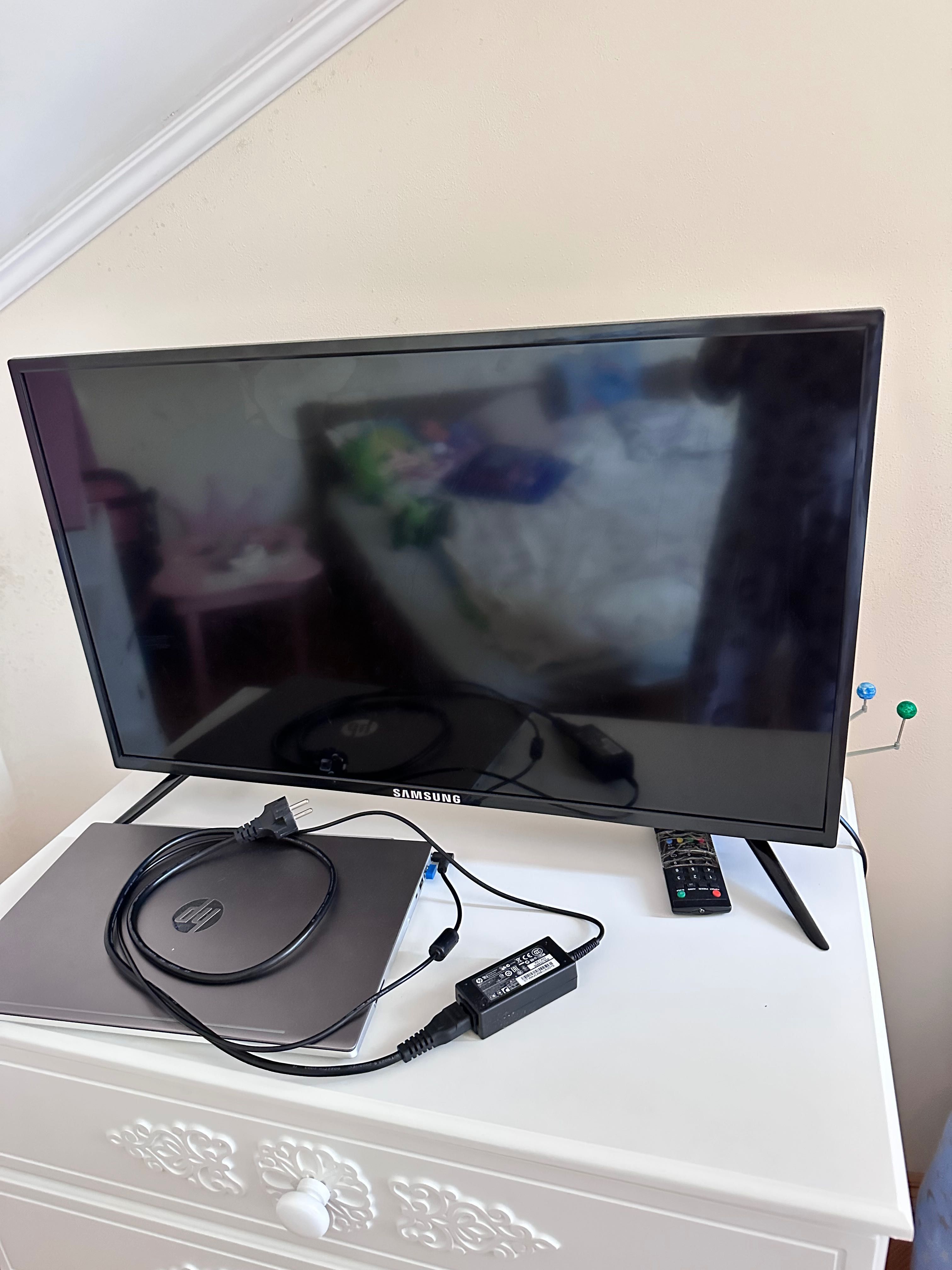 Продам телевізор  32 smart tv на запчастини