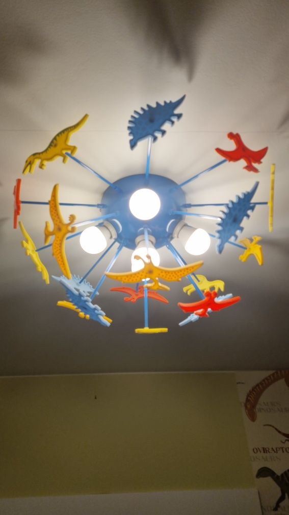 Wesoła lampa sufitowa dinozaury