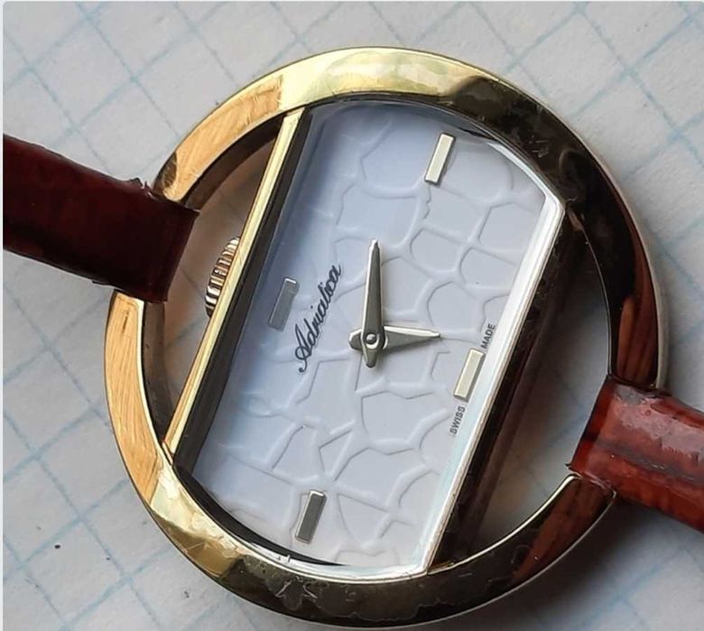 Шикарний швейцарський вінтажний жіночий годинник Adriatica