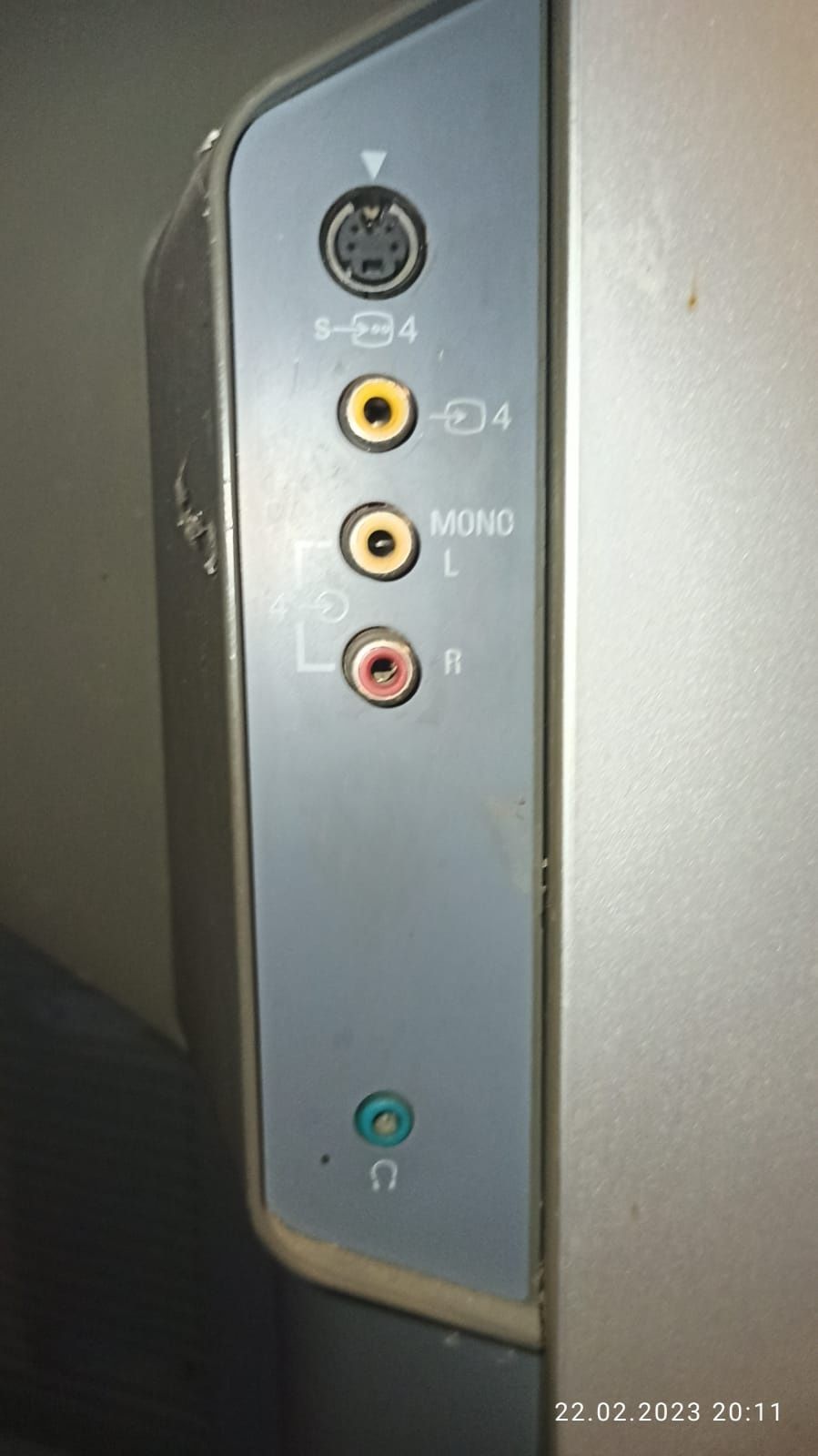 Telewizor projekcyjny LCD 50" Sony KDF-50E2010 ze stolkiiem