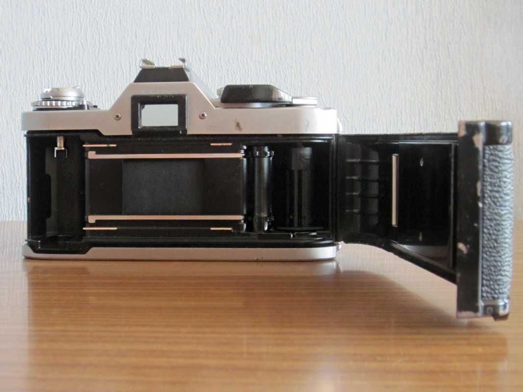 Canon AV-1, вспышка, объективы FD: 28, 50, 35-70, 75-200 и 200mm