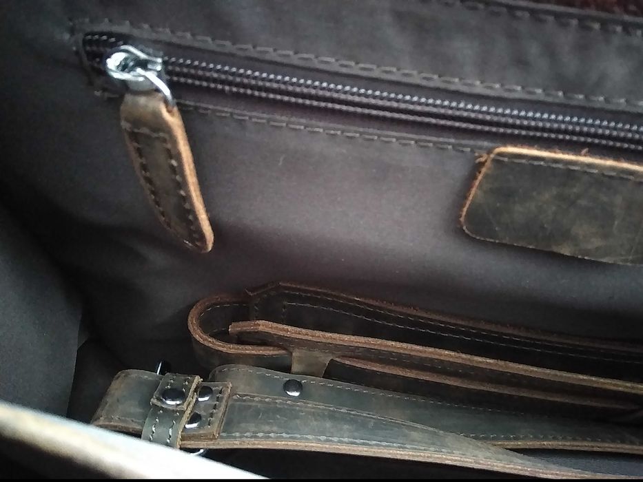 Шкіряна сумка в стилі satchel, США