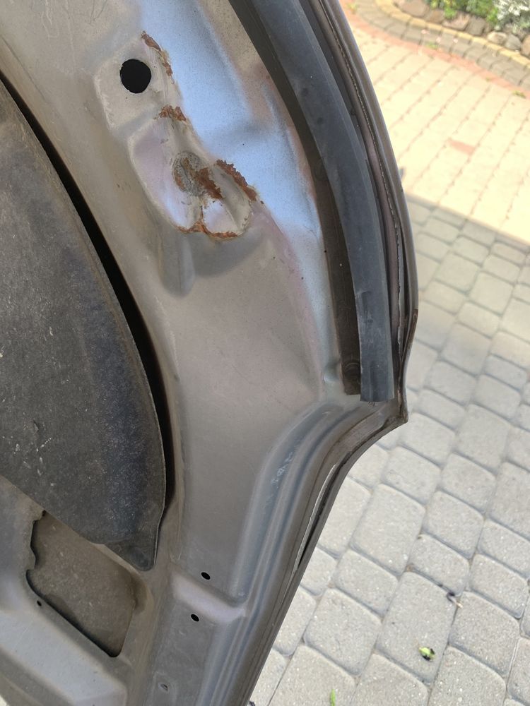 Субару форестер капот
