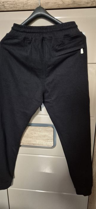 Spodnie dresowe North Face w roz. M