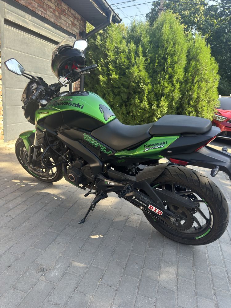 bajaj dominar, abs