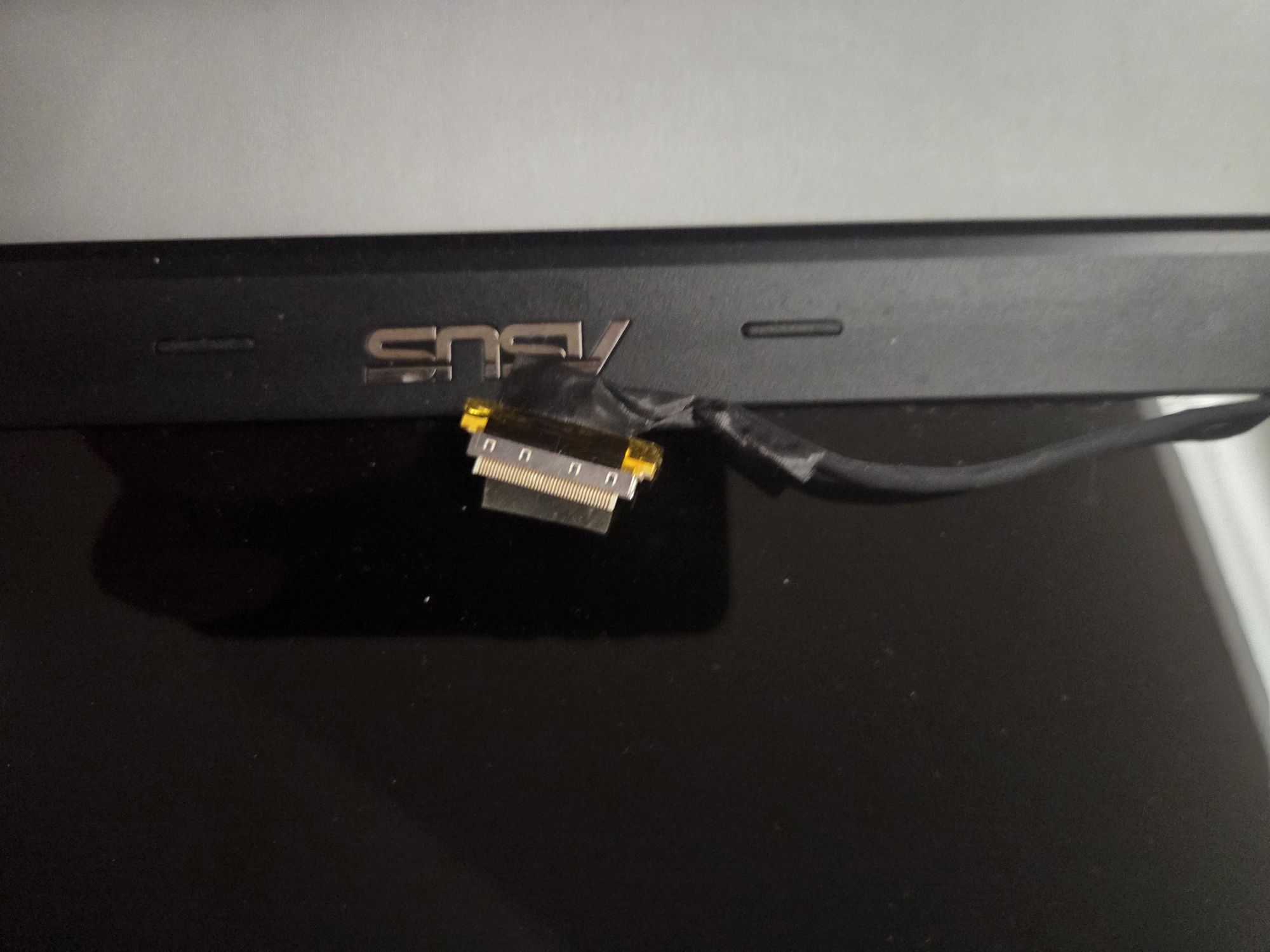 Sprzedam sprawny klapę Matrycy do laptopa ASUS X55A