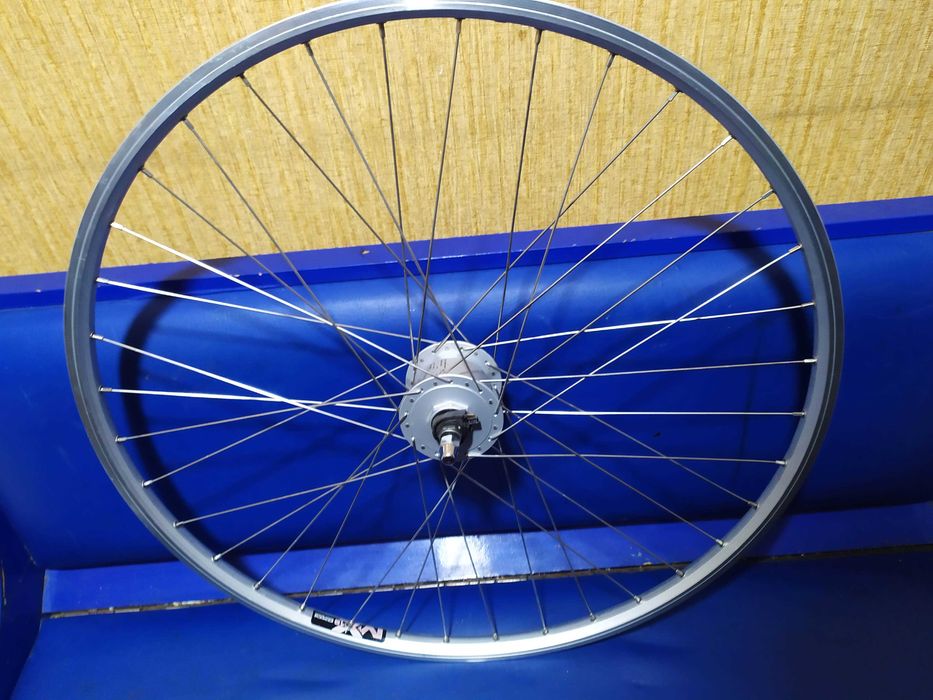 Колесо 28 Shimano Nexus, динамовтулка, нерж. спицы