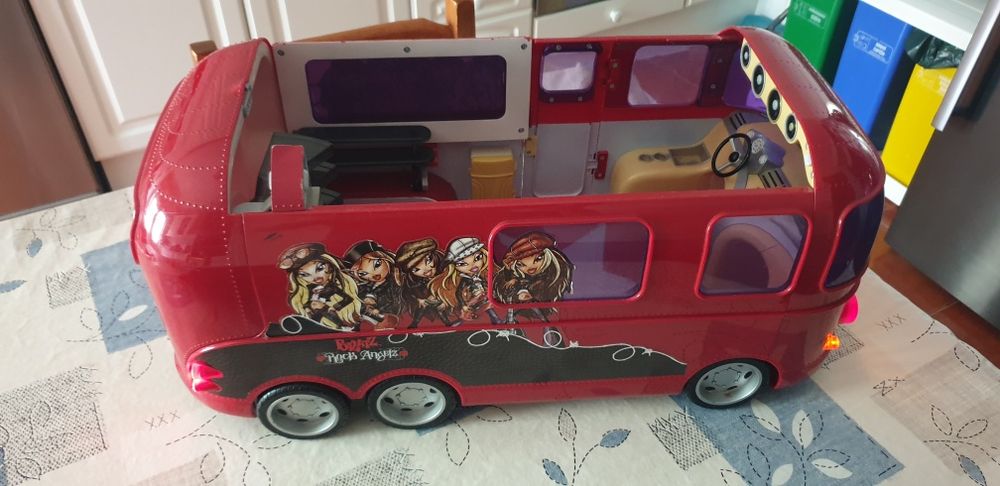 Autocarro das Bratz
