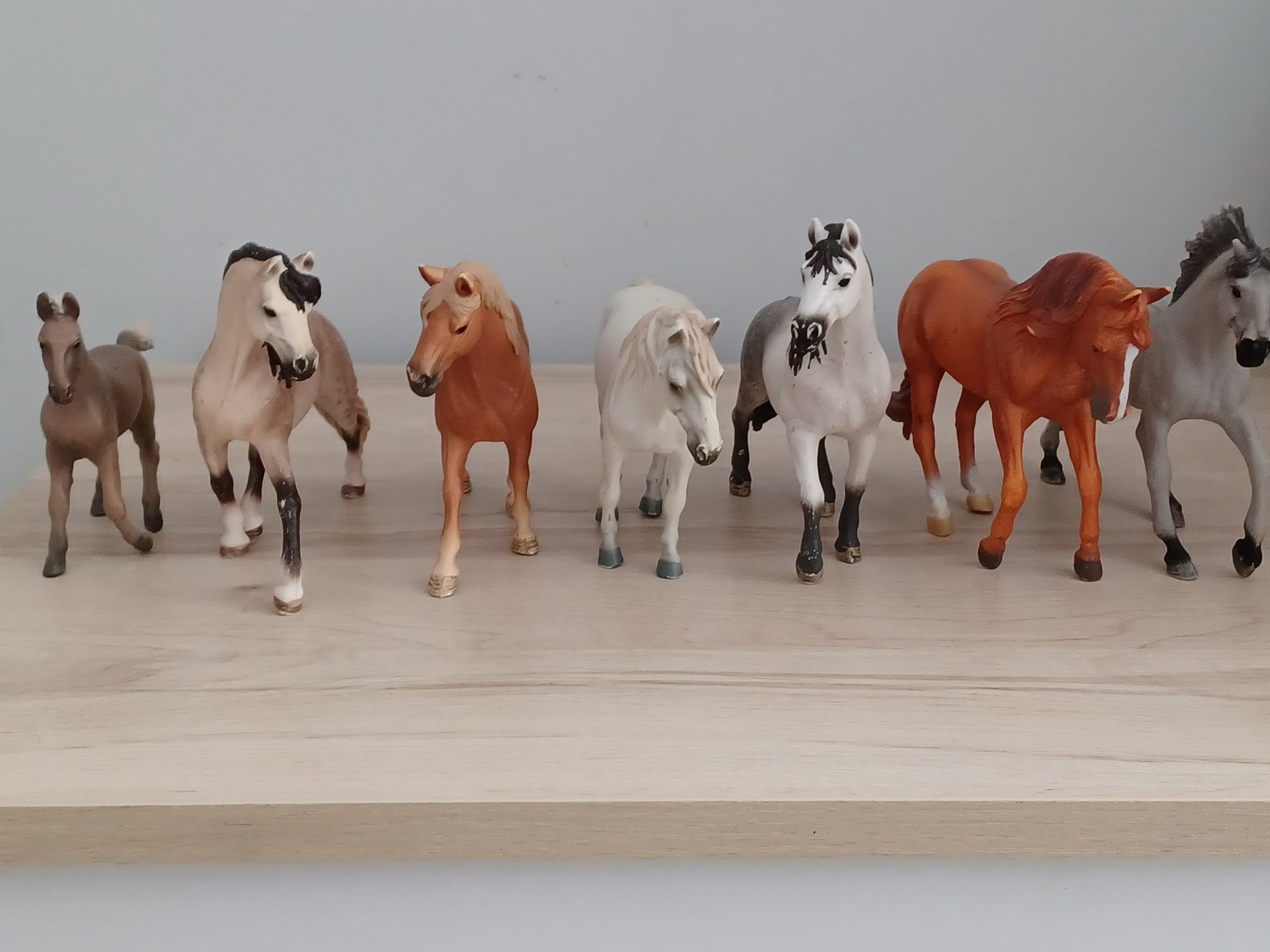 Koniki zabawkowe schleich i collecta