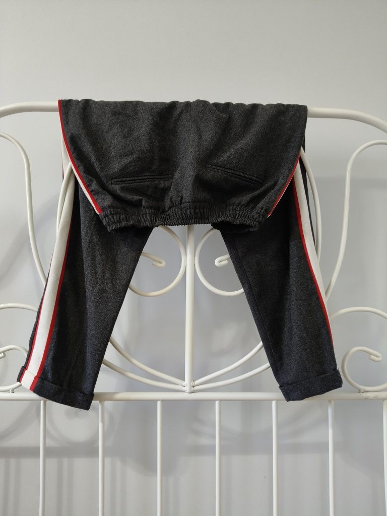 Pull and Bear spodnie chinos S