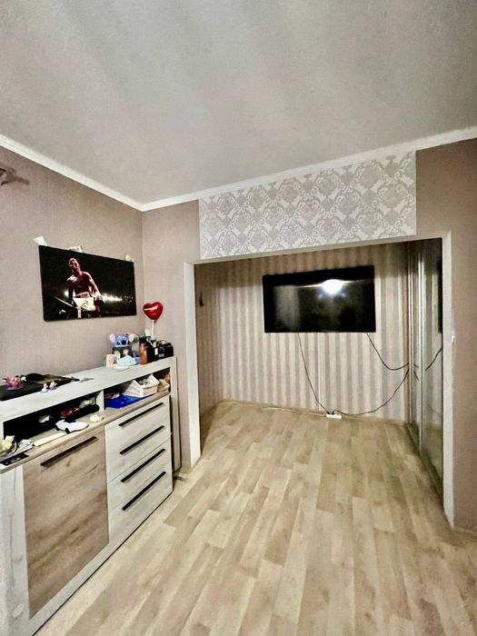 Продаж 1к квартири Бородинський район Дніпровський 40 кв.м.