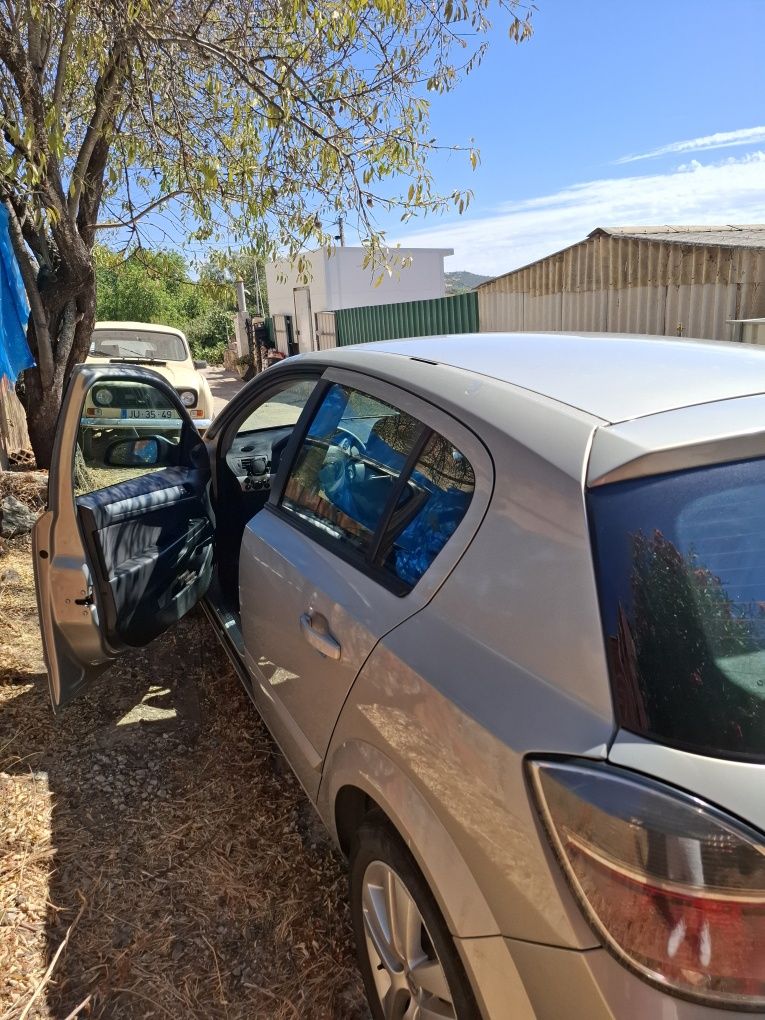 Vende se um opel astra