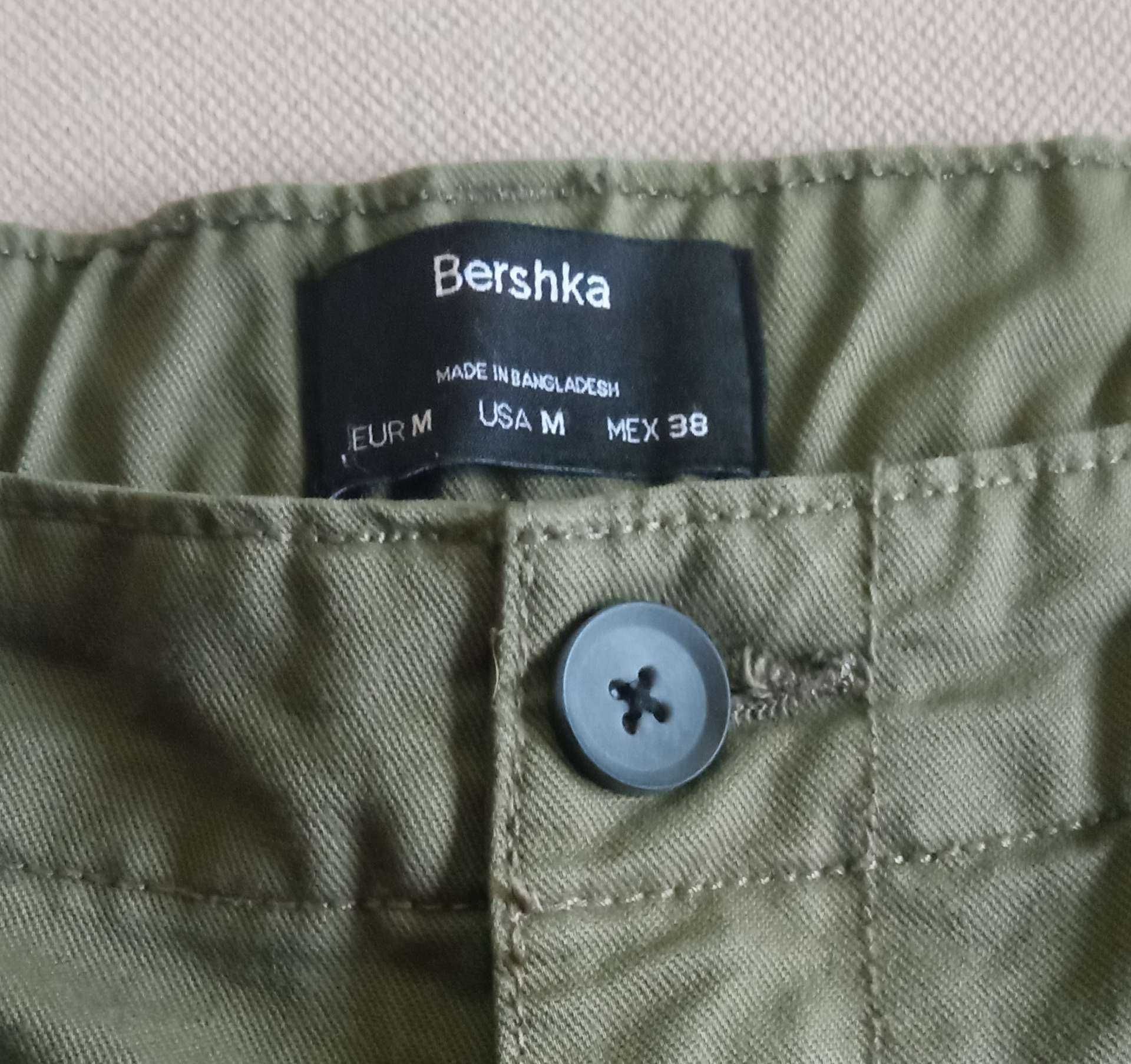 Calças Cargo Verdes Bershka