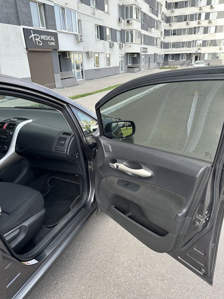 Продам Toyota Auris 2008