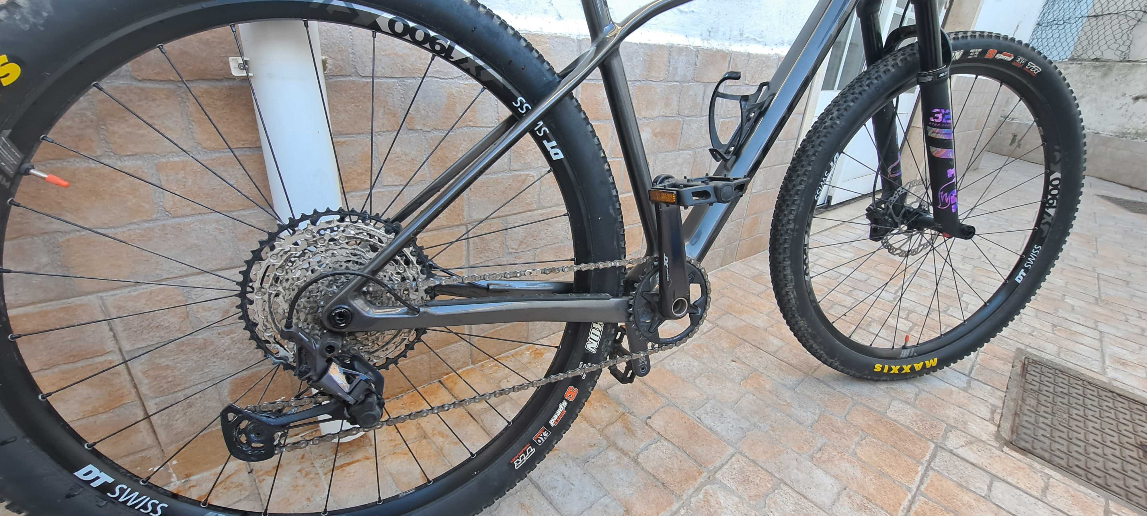 Vendo Bicicleta BTT Orbea Alma M25 Roda 29 Carbono