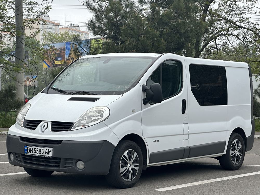 Renault Trafic 2012г груз-пас