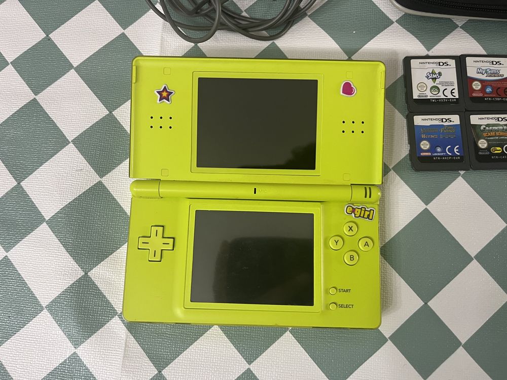 Nintendo ds lite verde c/jogos e bolsa