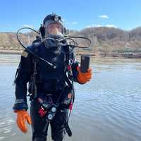 Водолаз. Найду ваши утерянные вещи под водой.