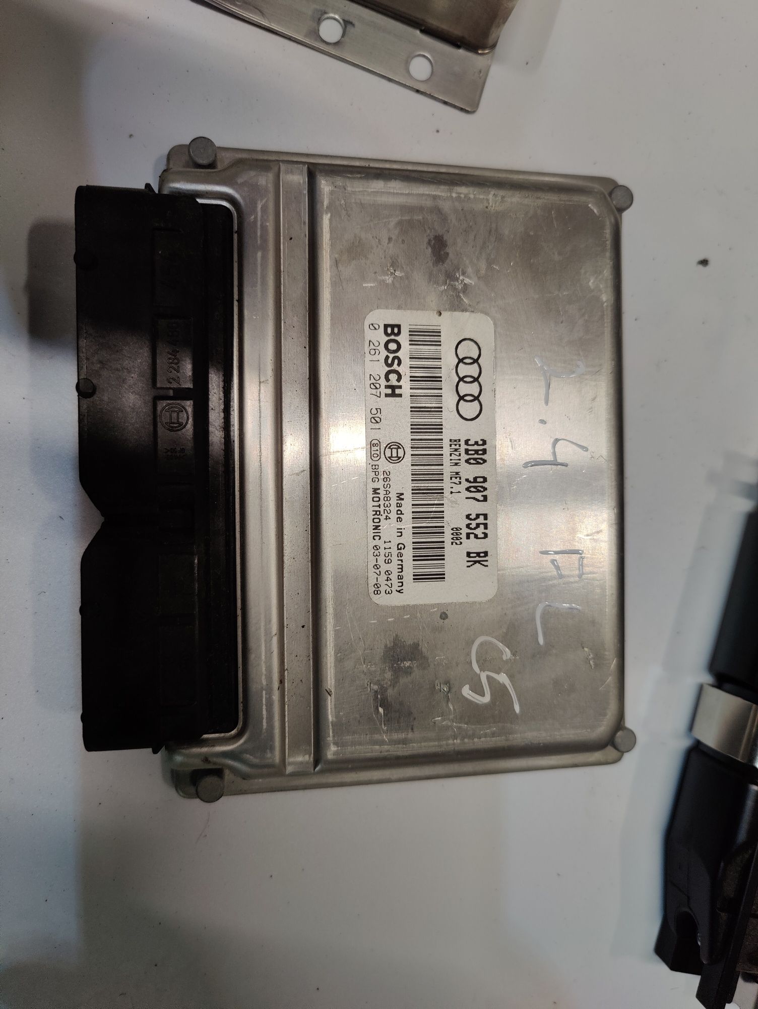 Sterownik silnika ECU 2.4 BDV Audi A6 C5 lift