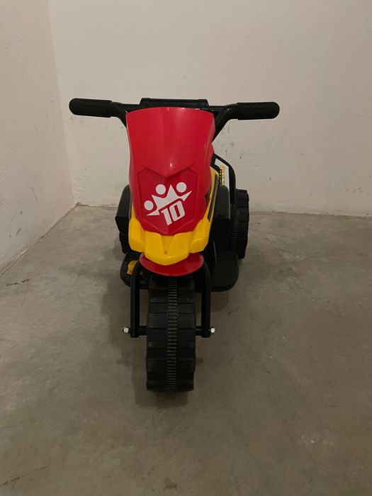 Mota a bateria para criança