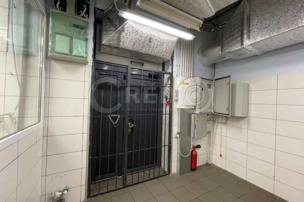 Продаж приміщення центр міста вул. Комерційна