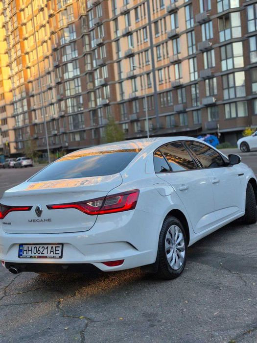 Рено Меган  2019 року
