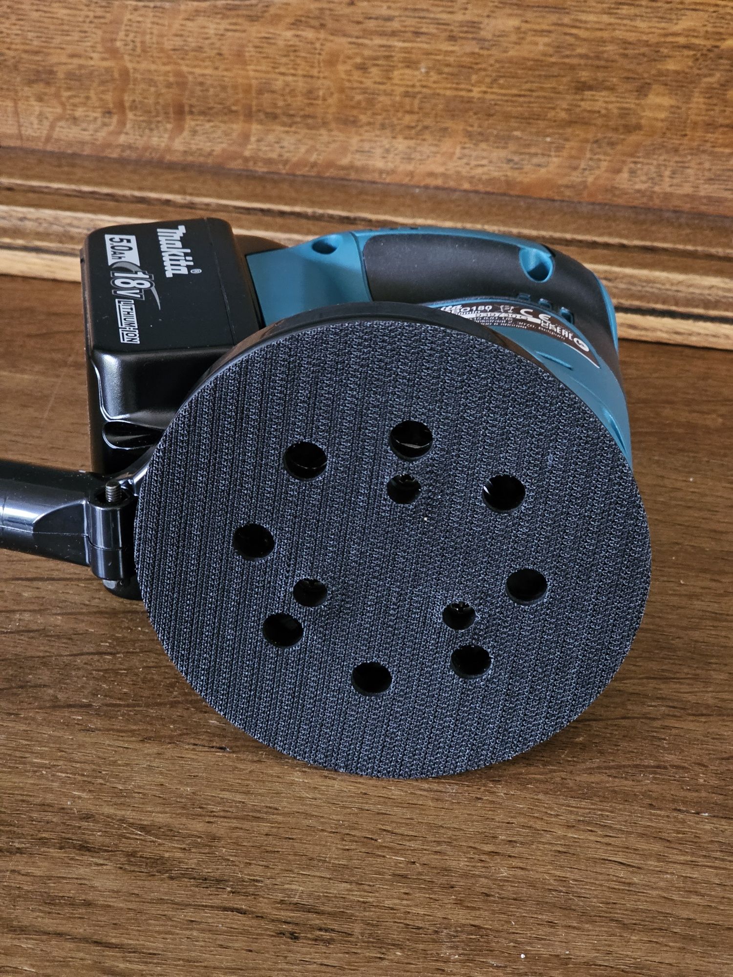 szlifierka oscylacyjna polerka Makita 18V DBO180