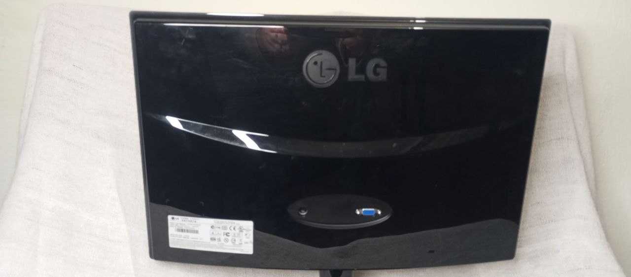 LG Flatron E1940 Монітор