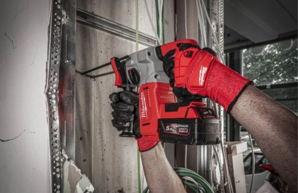 Аккумуляторний перфоратор 2.3 Дж Milwaukee M18 BLH-0