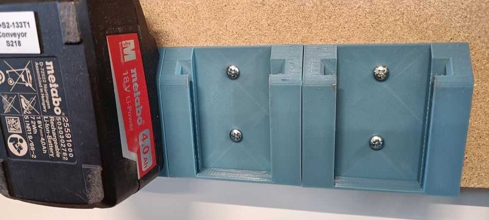 Wieszak, uchwyt na akumulator Metabo 18V