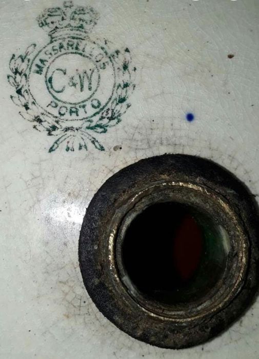 Lavatório ou pia antiga esmaltada faiança de Massarellos C&W Porto