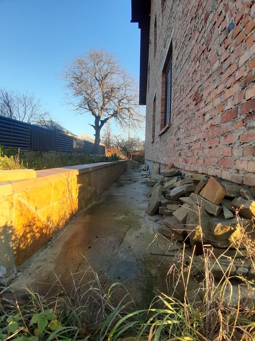 Незавершений будинок